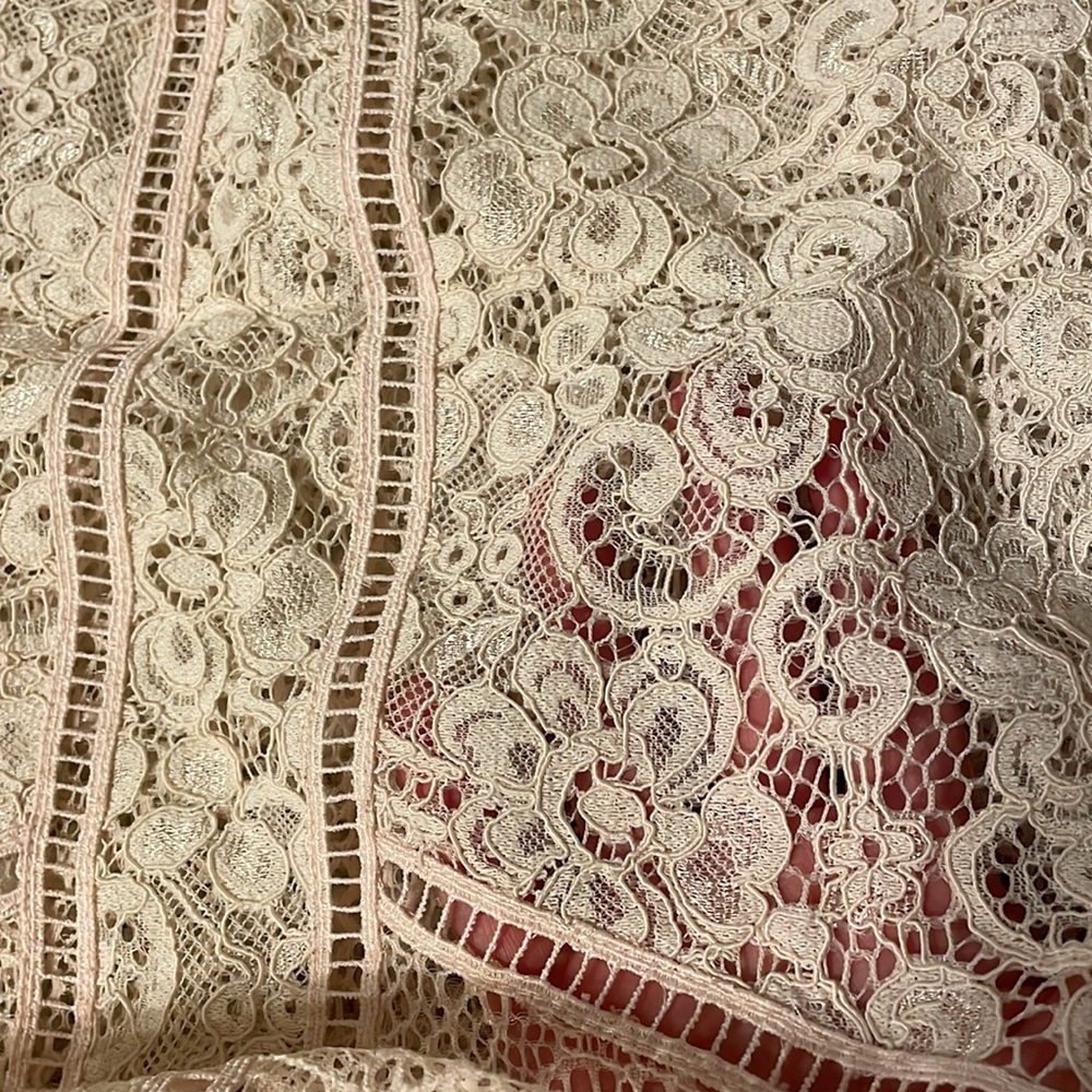 Express Crochet Sleeveless Top - Picture 4 of 5